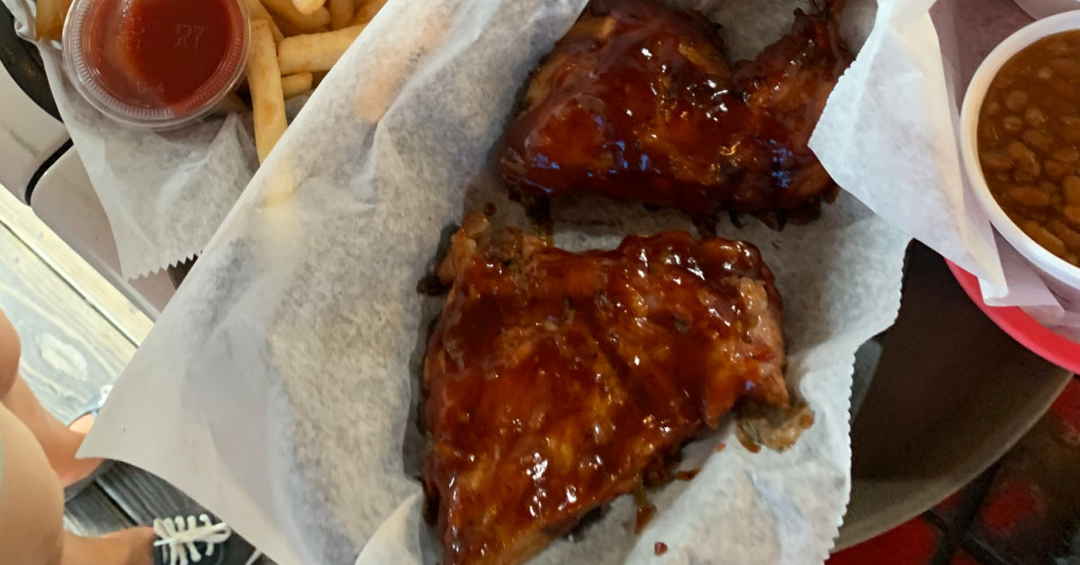 Dunedin: Ribs That Make Your Mouth Water at Sandbar Grill